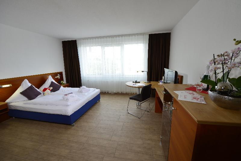 Michel Hotel Frankfurt Airport Rüsselsheim Zewnętrze zdjęcie